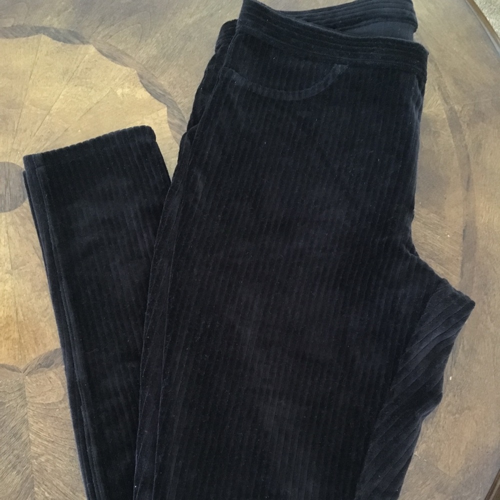 HUE Black Wide Wale Corduroy Leggings -M